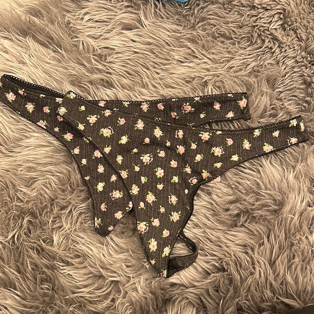 VS PINK Thongs